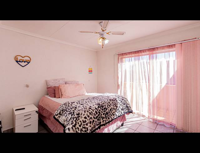 3 BEDROOM TOWNHOUSE FOR SALE IN ALBERTON NORTH
